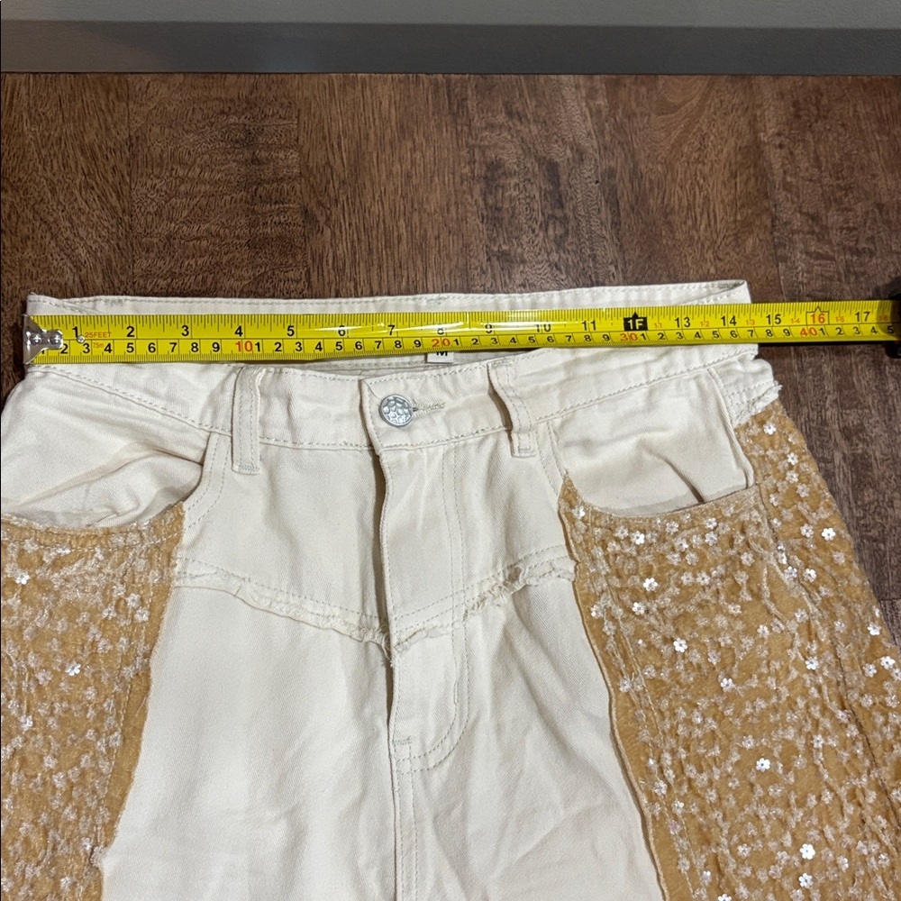 POL Sequin Wide Leg Pants cream and gold. Medium. - Picture 6 of 11